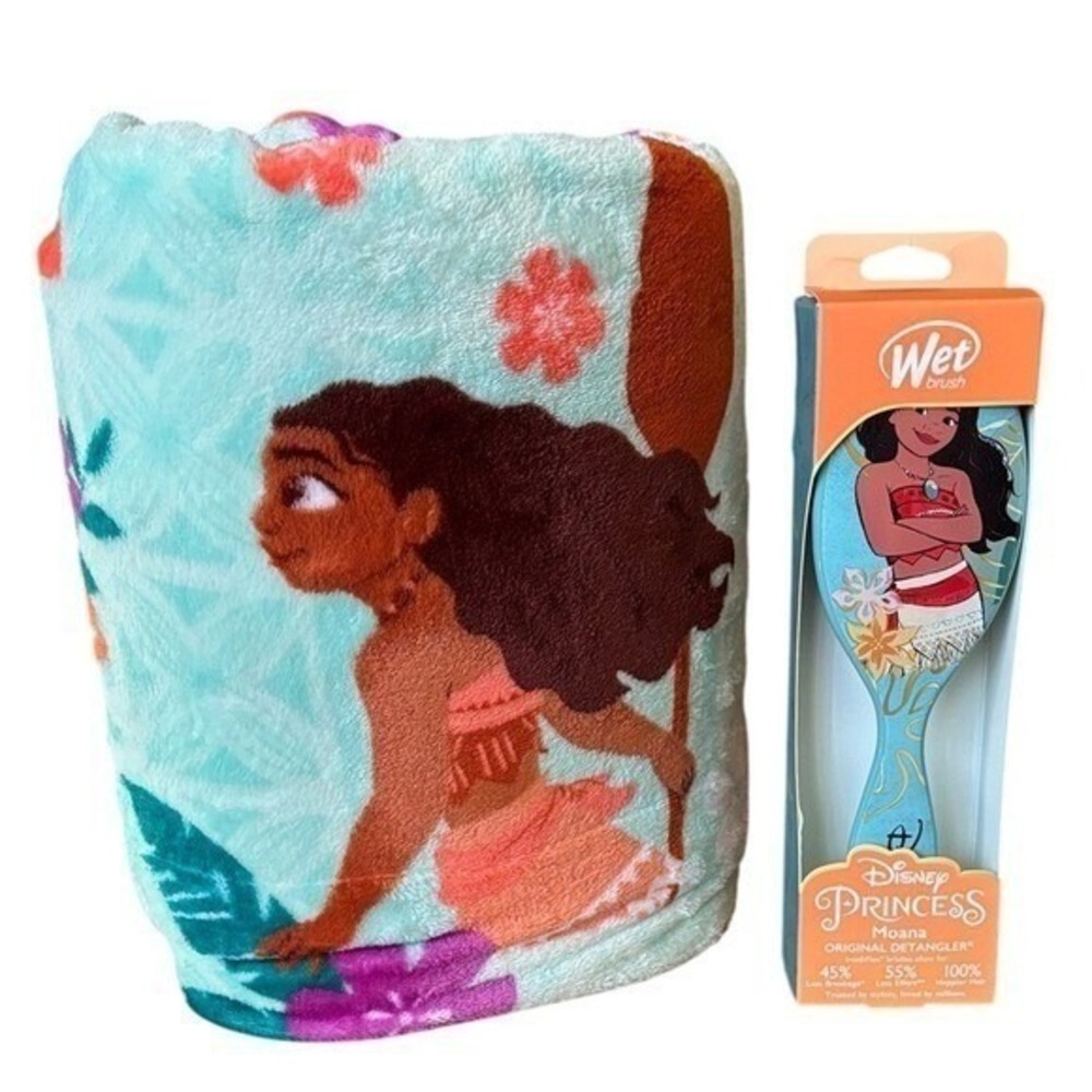 Disney Moana Blanket & Brush Gift Set: The Big One Oversized Throw Wet Brush NEW